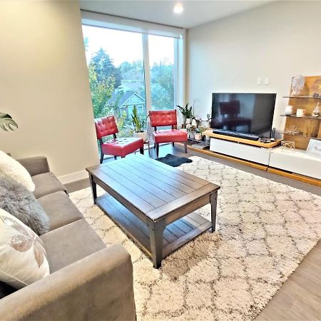 Monki Di Executive Suites - Glas - Luxury Inner City Home 3 Min To Downtown W Private Rooftop Patio Fireplace Калґарі Екстер'єр фото