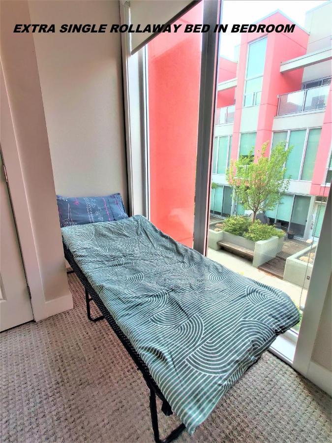 Monki Di Executive Suites - Glas - Luxury Inner City Home 3 Min To Downtown W Private Rooftop Patio Fireplace Калґарі Екстер'єр фото
